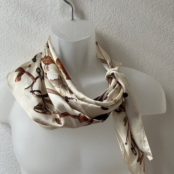Designer scarf for summer - Picture 3 of 5